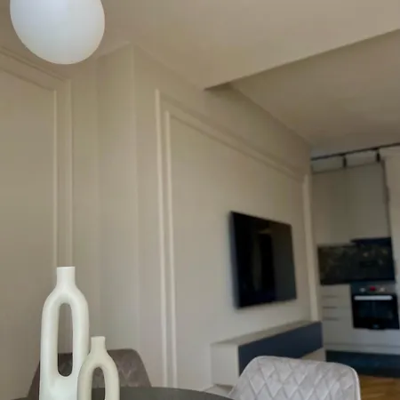 Center #9 アパート *